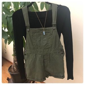 Brandy Melville overalls, sweater, & necklace